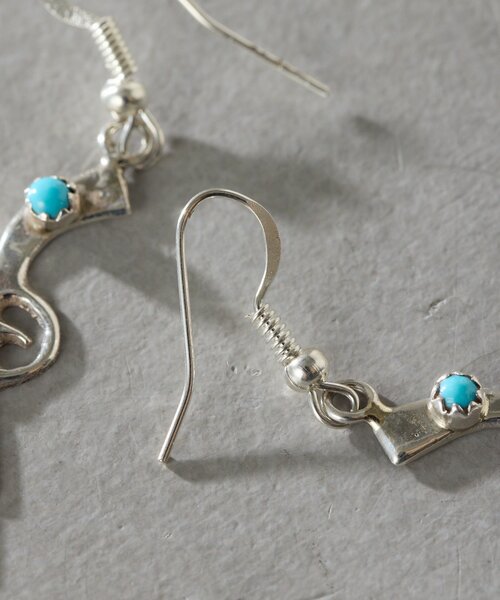ear PAPILLONNER(イアパピヨネ)の「《スターリングシルバー使用》ハンドガンピアス(ピアス(両耳用)・レディース・シルバー系その他4・FREE)」の4枚目の写真