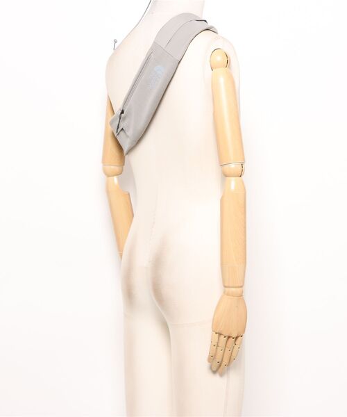 THE NORTH FACE（ザノースフェイス）の「【THE NORTH FACE/ザ ノースフェイス】PACER BELT（ボディバッグ/ウエストポーチ・メンズ・ストーン/ブラック・FREE）」の6枚目の写真