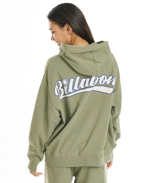 BILLABONG（ビラボン）の「BILLABONG ウィメンズ SURF CAMP HERITAGE PULL HOODIE パーカー 【2026年秋冬モデル】/ビラボンバックプリントフーディー(セットアップタイプ可能)（パーカー・レディース・イエロー系その他/ブルー系その他/エメラルド・MEDIUM）」の11枚目の写真