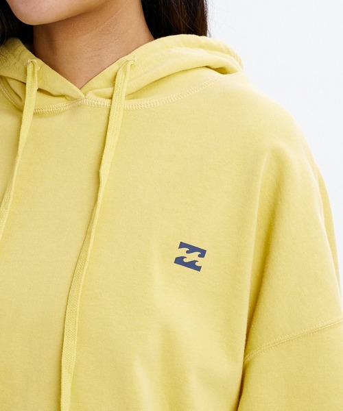 BILLABONG（ビラボン）の「BILLABONG ウィメンズ SURF CAMP HERITAGE PULL HOODIE パーカー 【2026年秋冬モデル】/ビラボンバックプリントフーディー(セットアップタイプ可能)（パーカー・レディース・イエロー系その他/ブルー系その他/エメラルド・MEDIUM）」の13枚目の写真