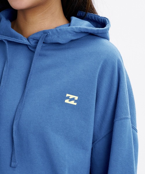 BILLABONG（ビラボン）の「BILLABONG ウィメンズ SURF CAMP HERITAGE PULL HOODIE パーカー 【2026年秋冬モデル】/ビラボンバックプリントフーディー(セットアップタイプ可能)（パーカー・レディース・イエロー系その他/ブルー系その他/エメラルド・MEDIUM）」の7枚目の写真