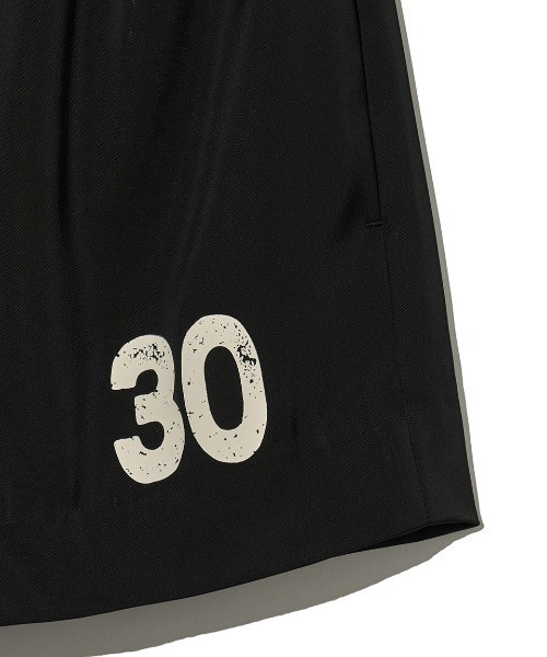 Kijun（キジュン）の「Kijun / Line Satin Shorts / 25PSW301A,25PSW301BKijun / Line Satin Shorts / 25PSW301A，25PSW301B 秋服 冬服（その他パンツ・レディース・ブラック/アイボリー・M）」の7枚目の写真