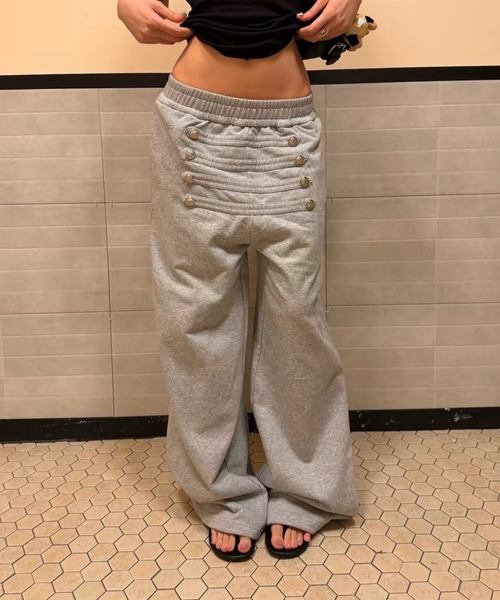 GEMEDA（ジェメダ）の「ダブルボタンデザインスウェットパンツ（スウェットパンツ・レディース・グレー/ブラック・M）」の9枚目の写真