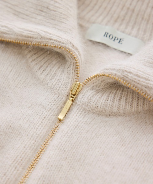 ROPE'（ロペ）の「フォックスカシミヤハーフジップニット（ニット/セーター・レディース・ベージュ/サックスブルー/ブラウン/ネイビー・38）」の17枚目の写真