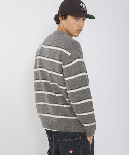 URBAN RESEARCH Sonny Label(アーバンリサーチサニーレーベル)の「ウール混マルチボーダーニットプルオーバー(ニット/セーター・メンズ・グレー/ブルー/バーガンディー・MEDIUM/LARGE)」の1枚目の写真