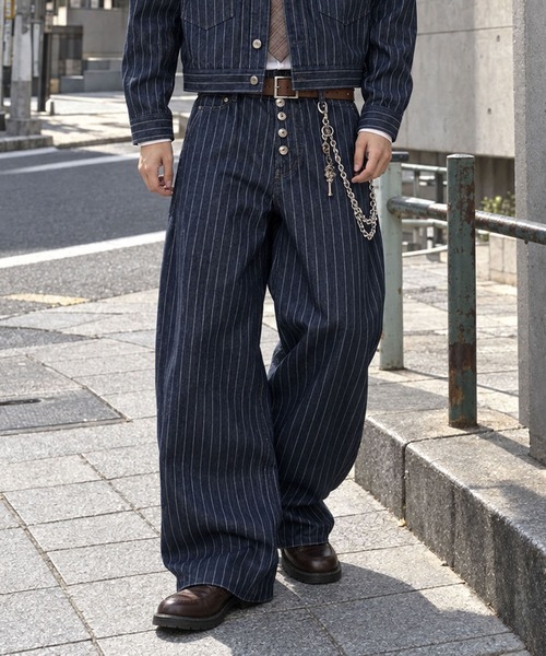 SPINNS（スピンズ）の「【セットアップ対応】13.5oz フロントドーナッツボタンワイドデニムパンツ/ヒッコリーストライプ/ダック素材（デニムパンツ・メンズ・ブルー系その他2/ブラック系その他2/ブルー系その他/ブラック系その他・L/M）」の4枚目の写真