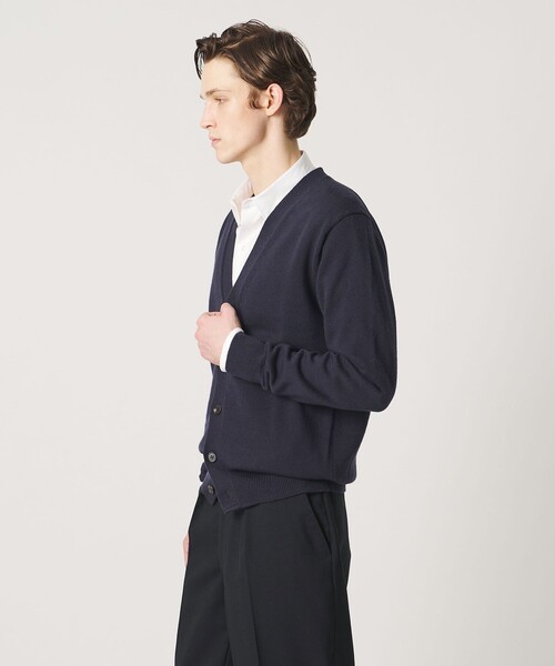 UNITED ARROWS(ユナイテッドアローズ)の「YAMAGATA ミドルゲージ カーディガン(カーディガン/ボレロ・メンズ・オフホワイト/ネイビー/ダークグレー・S/L/XL/M)」の3枚目の写真