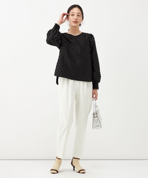 NOLLEY’S（ノーリーズ）の「《防シワ》ウォッシャブルウール調テーパードパンツ（その他パンツ・レディース・ピンク/ブラック/オフホワイト・38/36/34）」の4枚目の写真