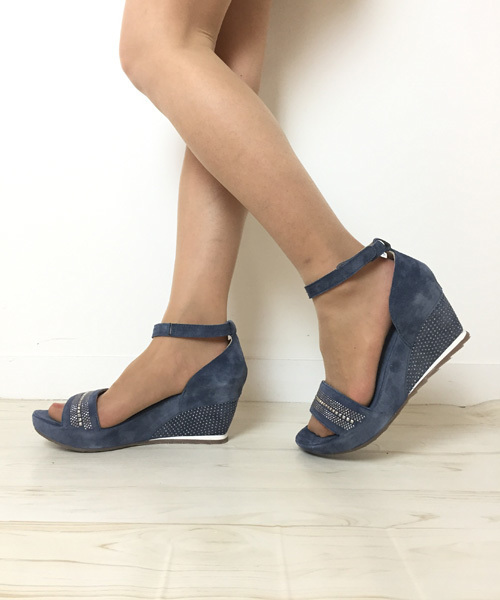 KHRIO（クーリオ）の「アンクルストラップサンダル（サンダル・レディース・サンドベージュ/ブルー/ライトグレー・35/39/37/38/36）」の3枚目の写真