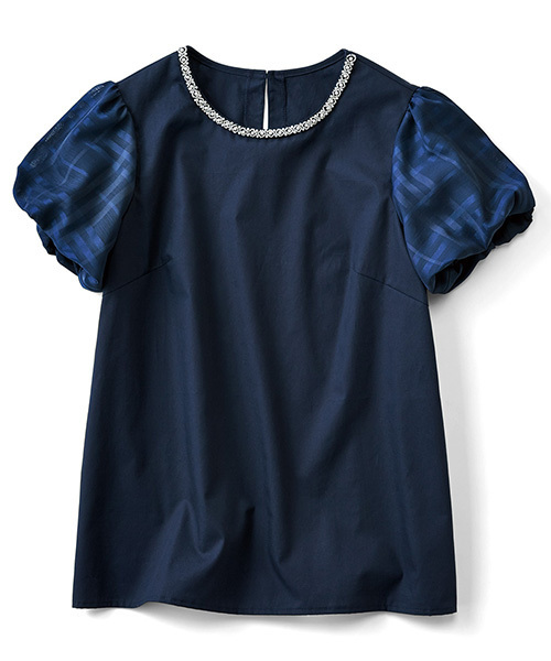 IEDIT（イディット）の「ララ・ステラ　一枚で華やぐシアーパフスリーブのビジュー付きフェミニンブラウス　（シャツ/ブラウス・レディース・ホワイト/ネイビー・MEDIUM/LARGE/SMALL/X-LARGE/XX-LARGE）」の9枚目の写真