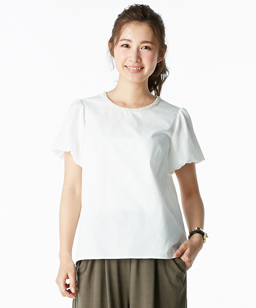 IEDIT（イディット）の「ララ・ステラ　一枚で華やぐシアーパフスリーブのビジュー付きフェミニンブラウス　（シャツ/ブラウス・レディース・ホワイト/ネイビー・MEDIUM/LARGE/SMALL/X-LARGE/XX-LARGE）」の10枚目の写真