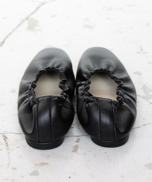 BEAUTY&YOUTH UNITED ARROWS(ビューティーアンドユースユナイテッドアローズ)の「BY∴ シャーリングフラットシューズ◆(その他シューズ・レディース・ブラック/ライトピンク・37/36/38/39)」の5枚目の写真