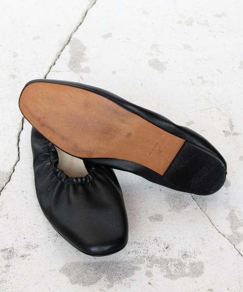 BEAUTY&YOUTH UNITED ARROWS(ビューティーアンドユースユナイテッドアローズ)の「BY∴ シャーリングフラットシューズ◆(その他シューズ・レディース・ブラック/ライトピンク・37/36/38/39)」の6枚目の写真