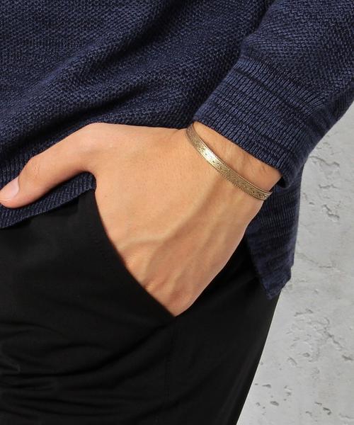 green label relaxing(グリーンレーベルリラクシング)の「BC バングル 16F 1◆(バングル/リストバンド・メンズ・ゴールド・FREE)」の4枚目の写真