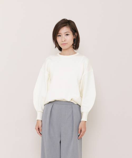 SENSE OF PLACE by URBAN RESEARCH（センスオブプレイスバイアーバンリサーチ）の「ボリュームスリーブセーター（ニット/セーター・レディース・キャメル/カーキ/オフホワイト・FREE）」の4枚目の写真