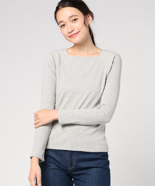 POU DOU DOU(プードゥドゥ)の「スクエアネックテレコプルオーバー(Tシャツ/カットソー・レディース・アイボリー/ブラック/ネイビー/ピンク/グレー・3)」の4枚目の写真