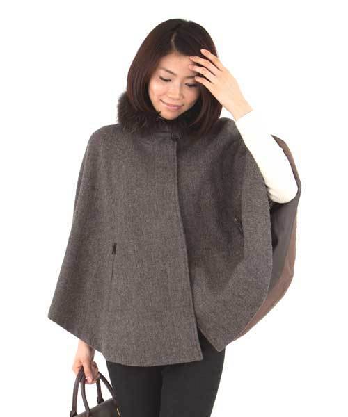 23区（ニジュウサンク）の「MAGEEヘリンボーンツイード（ポンチョ