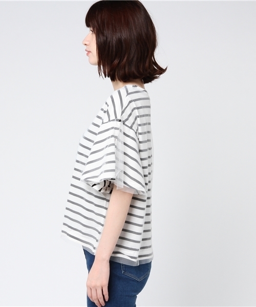 BLUEEAST（ブルーイースト）の「スリット入りフレアーボリューム袖チュール重ねボーダーカットソー（Tシャツ/カットソー・レディース・レッド/ネイビー/オフホワイト・MEDIUM）」の4枚目の写真