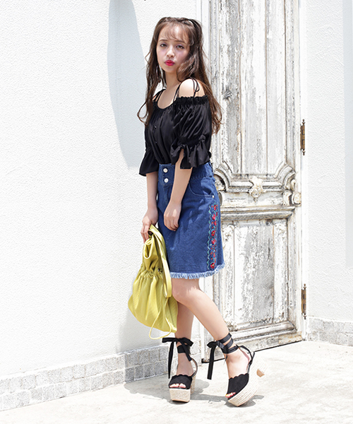 one after another NICE CLAUP(ワンアフターアナザーナイスクラップ)の「サイド刺繍スカート(デニムスカート・レディース・サックスブルー/ブルー・FREE)」の14枚目の写真