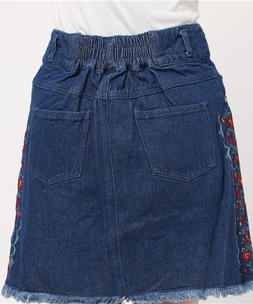 one after another NICE CLAUP(ワンアフターアナザーナイスクラップ)の「サイド刺繍スカート(デニムスカート・レディース・サックスブルー/ブルー・FREE)」の7枚目の写真