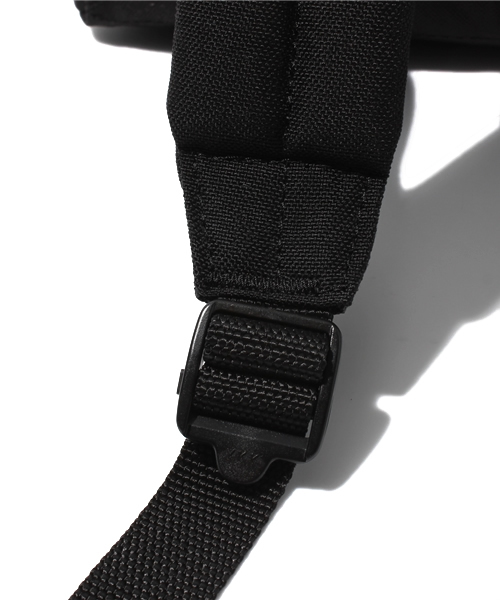 Manhattan Portage（マンハッタンポーテージ）の「Big Apple Backpack M（バックパック/リュック・メンズ・ブラック・FREE）」の5枚目の写真