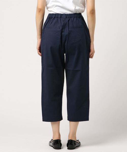 LBC（エルビーシー）の「裾ボタンクロップドパンツ（その他パンツ・レディース・ベージュ/ネイビー・M/L）」の4枚目の写真