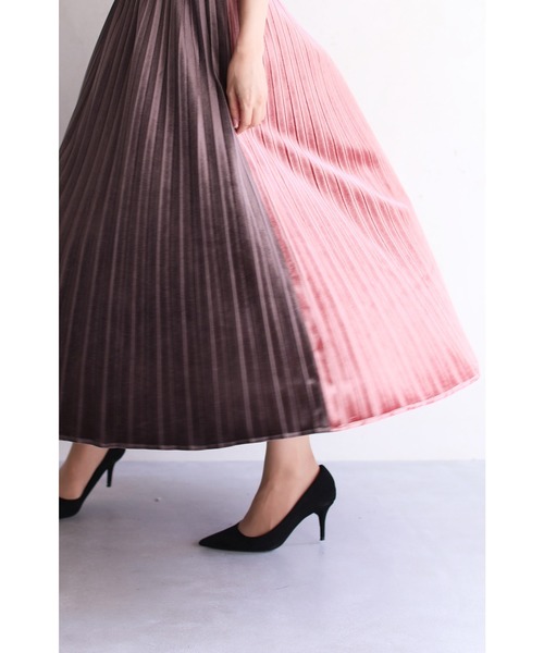 cawaii（カワイイ）の「ドレッシーなベロア調バイカラープリーツスカート（スカート・レディース・サーモンピンク・M/XL）」の6枚目の写真