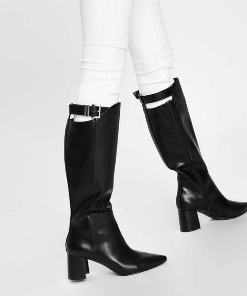 CHARLES & KEITH(チャールズ & キース)の「バックルストラップディテールニーブーツ / Buckled Strap Detail Knee Boots(ブーツ・レディース・ブラック/グリーン系その他/ブラック系その他2・23cm/23.5cm/24.5cm/25cm)」の4枚目の写真