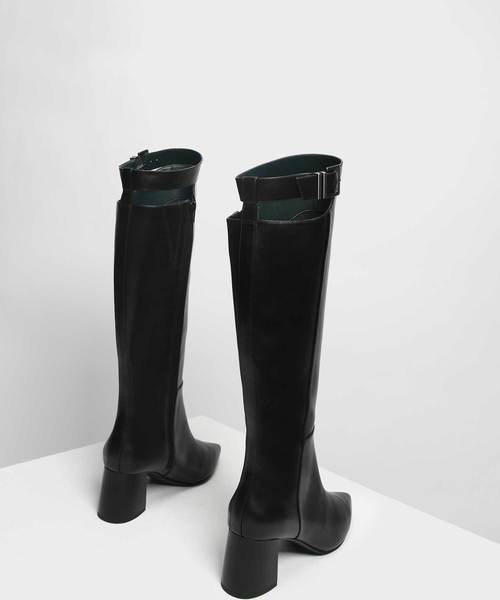CHARLES & KEITH(チャールズ & キース)の「バックルストラップディテールニーブーツ / Buckled Strap Detail Knee Boots(ブーツ・レディース・ブラック/グリーン系その他/ブラック系その他2・23cm/23.5cm/24.5cm/25cm)」の6枚目の写真