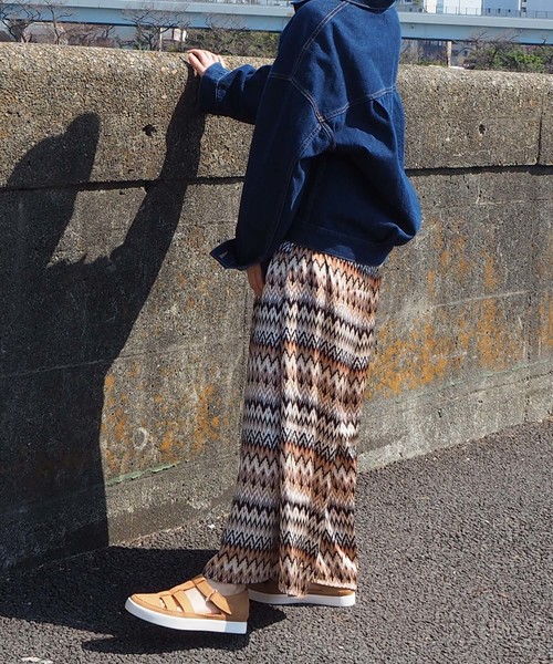 あしながおじさん(アシナガオジサン)の「〈あしながおじさん〉 グルカサンダル(サンダル・レディース・ネイビー/ライトブラウン/ホワイト/レッド・23.5cm/24.0cm/22.5cm/24.5cm/23.0cm)」の2枚目の写真