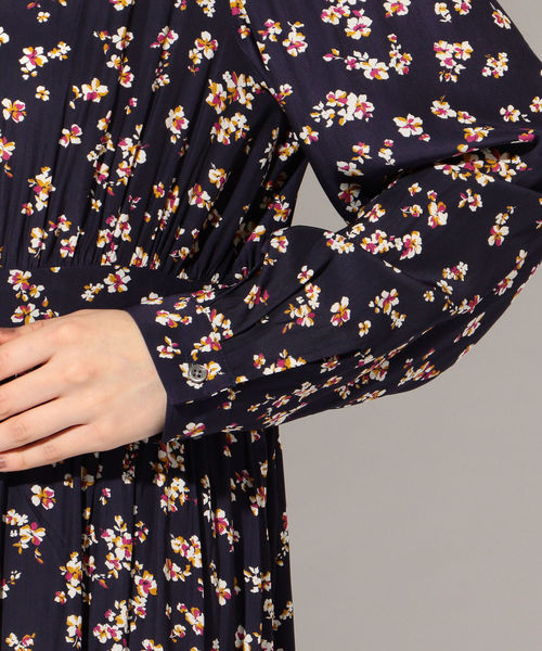 SHIPS（シップス）の「フラワープリントVネックワンピース◇（ワンピース・レディース・ベージュ/ネイビー・38/36）」の6枚目の写真