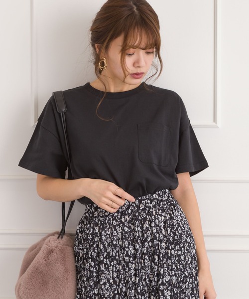 SpRay（スプレイ）の「ポケ付クルーネックTシャツ（Tシャツ/カットソー・レディース・チャコールグレー/ブラック/ピンク/アイボリー/ライトカーキ/ダークベージュ・FREE）」の3枚目の写真