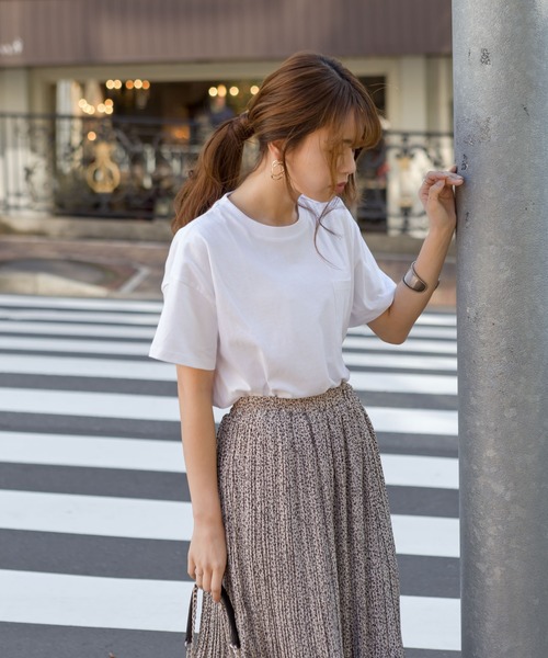 SpRay（スプレイ）の「ポケ付クルーネックTシャツ（Tシャツ/カットソー・レディース・チャコールグレー/ブラック/ピンク/アイボリー/ライトカーキ/ダークベージュ・FREE）」の8枚目の写真