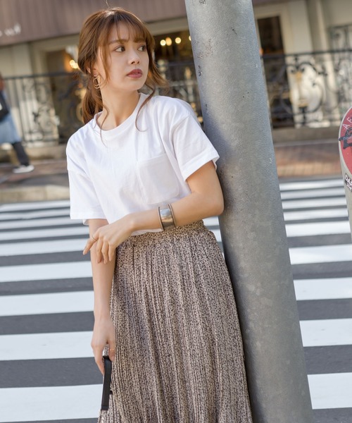 SpRay（スプレイ）の「ポケ付クルーネックTシャツ（Tシャツ/カットソー・レディース・チャコールグレー/ブラック/ピンク/アイボリー/ライトカーキ/ダークベージュ・FREE）」の9枚目の写真