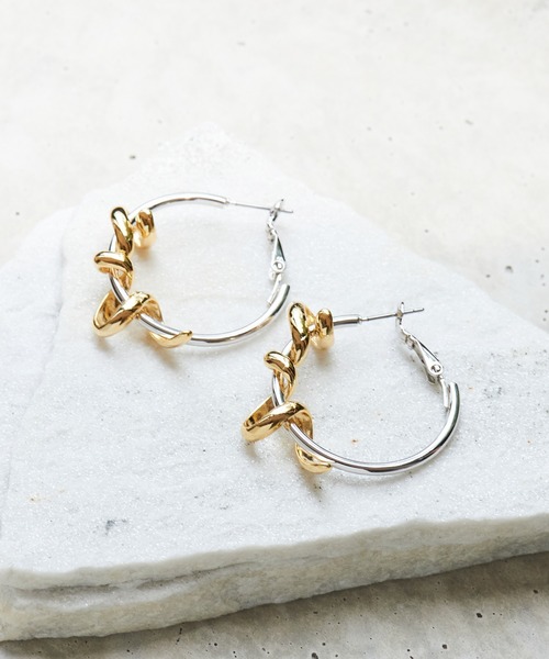 amplis（アンプリス）の「ツイストフープピアス/uneune（ピアス（両耳用）・レディース・シルバー/ゴールド・FREE）」の2枚目の写真