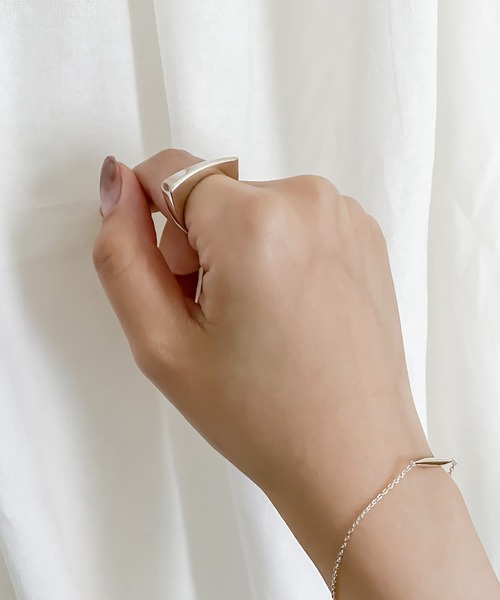 Blanche(ブランシュ)の「Blanche ブランシュ アシンメトリーデザインリング Joli (ジョリ) SILVER(リング・レディース・シルバー・#13/#11/#15)」の1枚目の写真