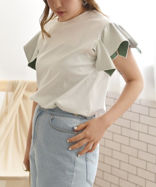 palm RICHE(ポームリシュ)の「バイカラーフリルトップス(Tシャツ/カットソー・レディース・ブラック/オフホワイト/サックスブルー・M)」の1枚目の写真