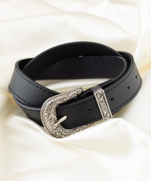 REBALANCE(リバランス)の「デザインバックル カラー ベルト(ベルト・レディース・ホワイト/ダークブラウン/ブラウン/グレー/レッド/サックスブルー/ピンク/インディゴブルー/その他/ライトブラウン/クリアブラウン/その他1/その他2/その他3/ホワイト系その他/ブラック系その他/ベージュ系その他/イエロー系その他/レッド系その他/ダークウッド/ブラック×シルバー/シルバー×ブラック/ブラック×ゴールド・ONE SIZE)」の1枚目の写真