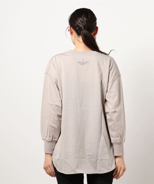 PUAL CE CIN(ピュアルセシン)の「配色ステッチシルケットプルオーバー(Tシャツ/カットソー・レディース・ホワイト/グレイッシュベージュ/ブラック・FREE)」の4枚目の写真