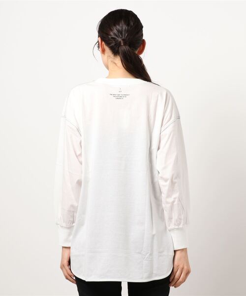 PUAL CE CIN(ピュアルセシン)の「配色ステッチシルケットプルオーバー(Tシャツ/カットソー・レディース・ホワイト/グレイッシュベージュ/ブラック・FREE)」の5枚目の写真