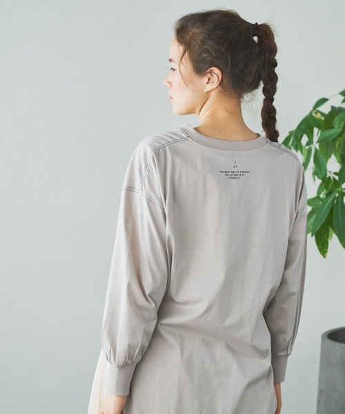 PUAL CE CIN(ピュアルセシン)の「配色ステッチシルケットプルオーバー(Tシャツ/カットソー・レディース・ホワイト/グレイッシュベージュ/ブラック・FREE)」の17枚目の写真