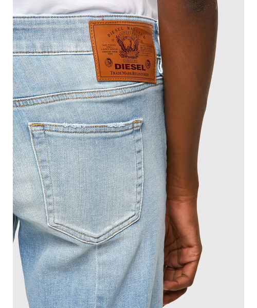 DIESEL（ディーゼル）の「DIESEL FW21 サステナブル デニム レディース フレア ライトブルー カットオフデニム（デニムパンツ・レディース・インディゴブルー・29inch/25inch/27inch/23inch/31inch）」の3枚目の写真