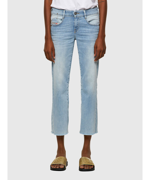 DIESEL（ディーゼル）の「DIESEL FW21 サステナブル デニム レディース フレア ライトブルー カットオフデニム（デニムパンツ・レディース・インディゴブルー・29inch/25inch/27inch/23inch/31inch）」の8枚目の写真