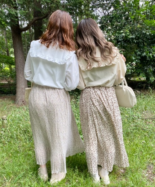 nemne store(ネンネストア)の「たそがれるビッグカラーのピンタックブラウス(シャツ/ブラウス・レディース・ベージュ/ネイビー/オフホワイト/グリーン・フリー)」の18枚目の写真