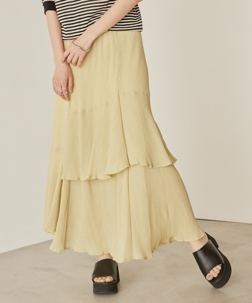 mikke（ミッケ）の「プリーツアシンメトリー切り替えティアードマーメイドスカート（スカート・レディース・チャコールグレー/パープル/イエロー/アイボリー・FREE）」の4枚目の写真