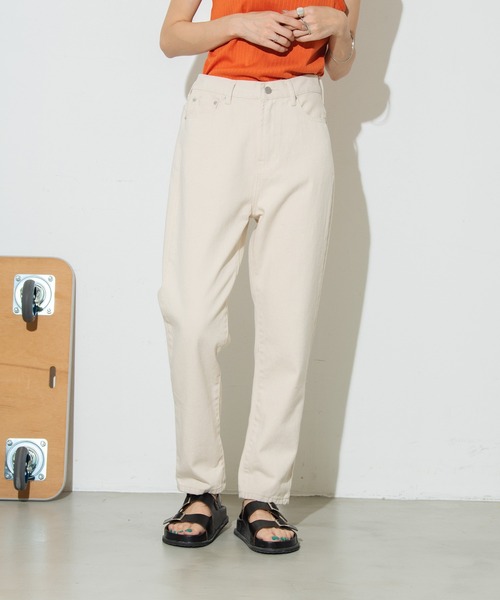 Auntie Rosa Holiday（アンティローザホリデー）の「ハイライズデニムテーパードパンツ / サイズ展開あり（デニムパンツ・レディース・ブラック/ブルー/アイボリー/ダークブルー・SMALL/MEDIUM/LARGE/X-SMALL）」の2枚目の写真