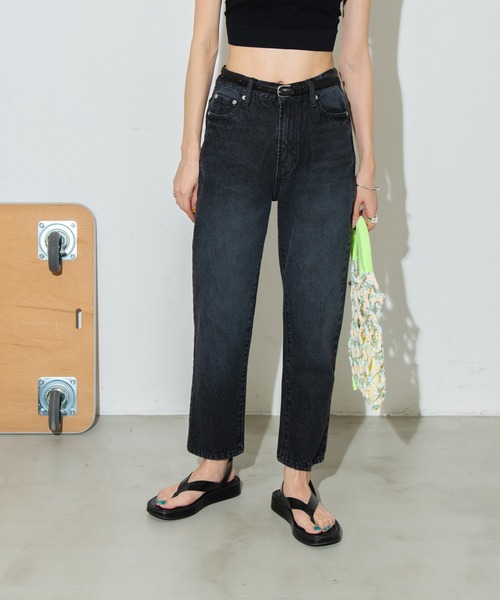 Auntie Rosa Holiday（アンティローザホリデー）の「ハイライズデニムテーパードパンツ / サイズ展開あり（デニムパンツ・レディース・ブラック/ブルー/アイボリー/ダークブルー・SMALL/MEDIUM/LARGE/X-SMALL）」の3枚目の写真