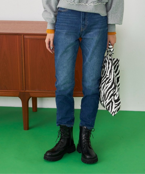 Auntie Rosa Holiday（アンティローザホリデー）の「ハイライズデニムテーパードパンツ / サイズ展開あり（デニムパンツ・レディース・ブラック/ブルー/アイボリー/ダークブルー・SMALL/MEDIUM/LARGE/X-SMALL）」の5枚目の写真