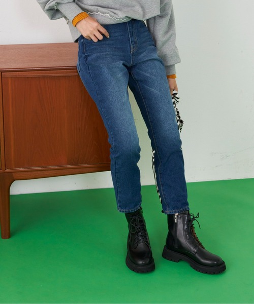 Auntie Rosa Holiday（アンティローザホリデー）の「ハイライズデニムテーパードパンツ / サイズ展開あり（デニムパンツ・レディース・ブラック/ブルー/アイボリー/ダークブルー・SMALL/MEDIUM/LARGE/X-SMALL）」の13枚目の写真