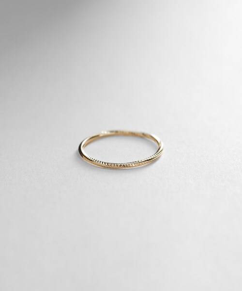 COCOSHNIK（ココシュニック）の「K10スパイラル カットリング（リング・レディース・ホワイト系その他7・14号/10号/12号）」の2枚目の写真